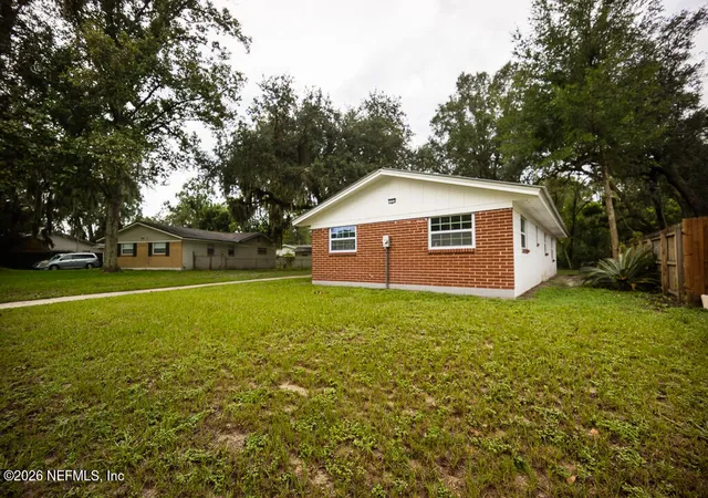 Photo 3 of Single family home for sale at 1068 Knoll Cvs, Jacksonville, FL 32221 | MLS# 2162033 | Listing updated on 2026-08-27