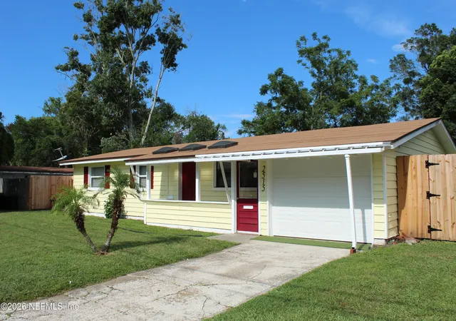 Photo 2 of Sale Pending at 2515 Eastill Dr, Jacksonville, FL 32211 | MLS# 2162178 | Listing updated on 2026-09-24