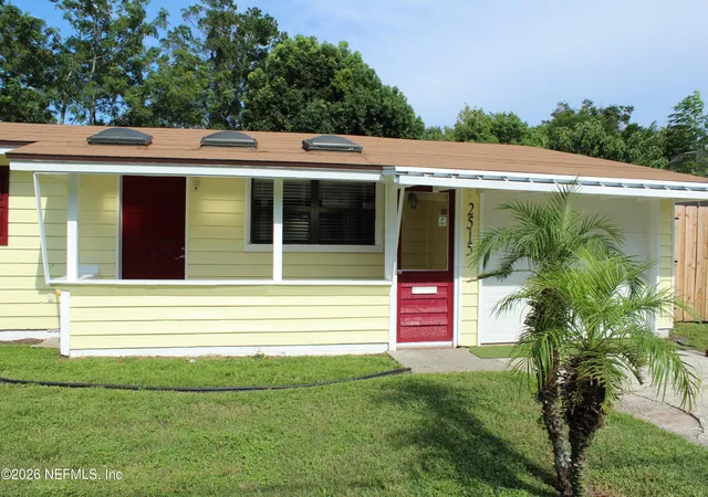 Photo 3 of Sale Pending at 2515 Eastill Dr, Jacksonville, FL 32211 | MLS# 2162178 | Listing updated on 2026-09-24