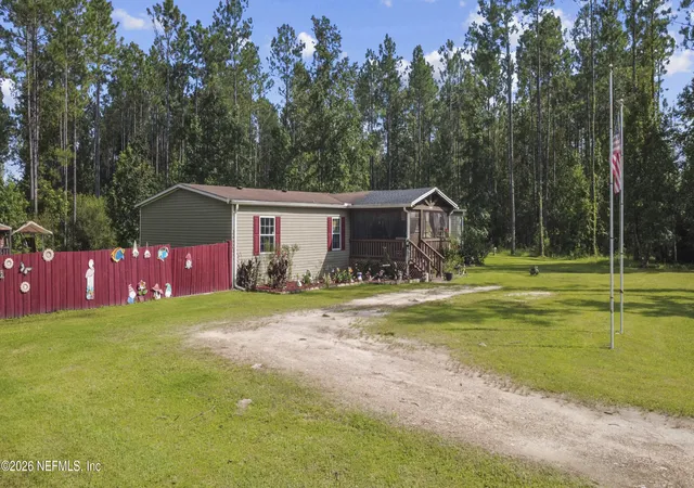 Photo 4 of Manufactured home for sale at 19445 Nw 71St Ave, Starke, FL 32091 | MLS# 2161606 | Listing updated on 2026-08-24