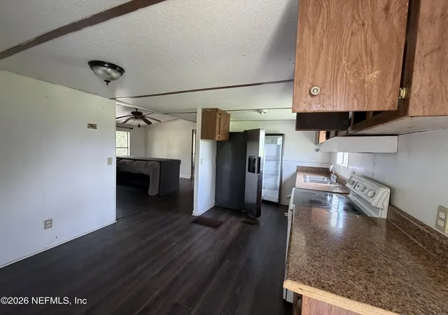 Photo 3 of Manufactured home for sale at 10427 Sw 113th Ave, Brooker, FL 32622 | MLS# 2161597 | Listing updated on 2026-10-17