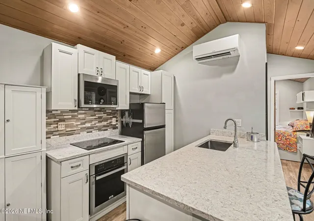 Photo 2 of Single family home for sale at 304 Grove St, Welaka, FL 32181 | MLS# 2162492 | Listing updated on 2026-09-12
