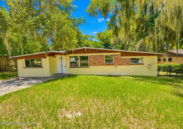 Photo 1 of Sale Pending at 139 Venus Ln, Orange Park, FL 32073 | MLS# 2161647 | Listing updated on 2026-09-12