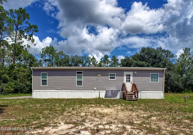 Photo 3 of Manufactured home for sale at 307 Canine St, Interlachen, FL 32148 | MLS# 2161694 | Listing updated on 2026-08-26