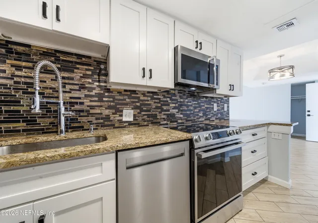 Photo 4 of Condo for sale at 1601 Ocean Dr #907, Jacksonville Beach, FL 32250 | MLS# 2162140 | Listing updated on 2026-10-19