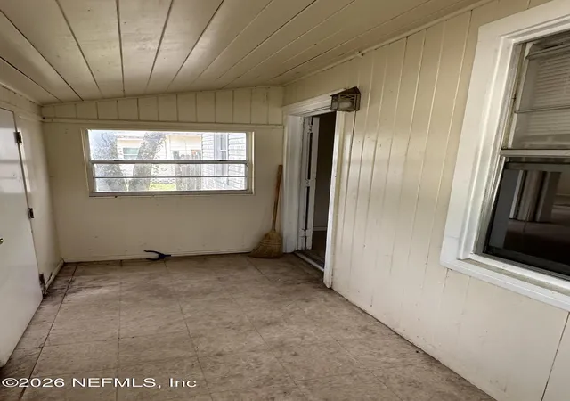 Photo 4 of Sale Pending at 1711 W 24Th St, Jacksonville, FL 32209 | MLS# 2161921 | Listing updated on 2026-09-15