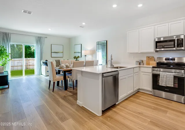 Photo 3 of Townhouse for sale at 4736 Tigers Eye Ct, Jacksonville, FL 32257 | MLS# 2161741 | Listing updated on 2026-09-14