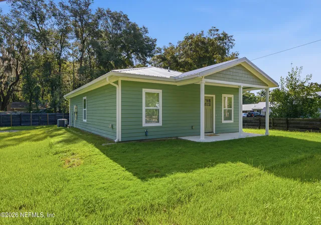 Photo 3 of Single family home for sale at 3325 S Palm Ave, Palatka, FL 32177 | MLS# 2161985 | Listing updated on 2026-08-30
