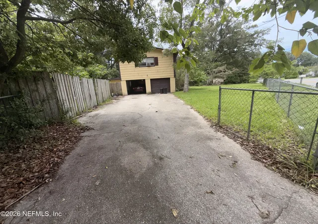 Photo 3 of Single family home for sale at 7952 Delaroche Dr, Jacksonville, FL 32210 | MLS# 2161827 | Listing updated on 2026-09-15