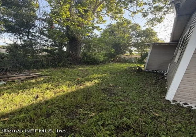 Photo 4 of Single family home for sale at 2821 W 11Th St, Jacksonville, FL 32254 | MLS# 2161897 | Listing updated on 2026-10-27