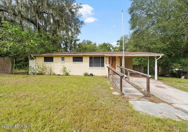 Photo 1 of Sale Pending at 201 Canis Dr W, Orange Park, FL 32073 | MLS# 2161900 | Listing updated on 2026-09-04