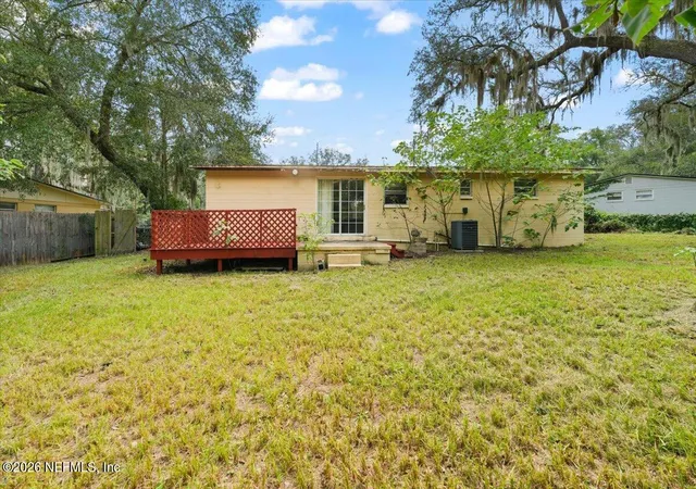 Photo 3 of Sale Pending at 201 Canis Dr W, Orange Park, FL 32073 | MLS# 2161900 | Listing updated on 2026-09-04