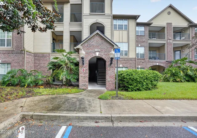 Photo 2 of Condo for sale at 7800 Point Meadows Dr #1521, Jacksonville, FL 32256 | MLS# 2162081 | Listing updated on 2026-08-27