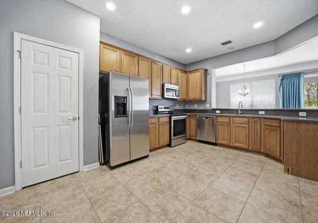 5th image of 6476 Smooth Thorn Ct, Jacksonville, FL 32258 | MLS# 2162067