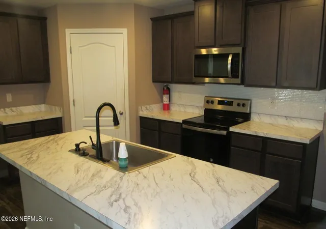 Photo 4 of Single family home for sale at 2434 Oak Stream Dr, Green Cove Springs, FL 32043 | MLS# 2161966 | Listing updated on 2026-08-26