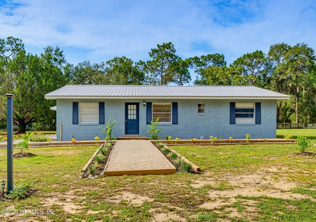 Photo 1 of Single family home for sale at 106 Hart Lake Dr, Interlachen, FL 32148 | MLS# 2162108 | Listing updated on 2026-08-27