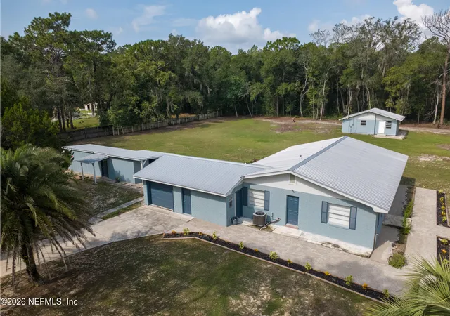 Photo 2 of Single family home for sale at 106 Hart Lake Dr, Interlachen, FL 32148 | MLS# 2162108 | Listing updated on 2026-08-27