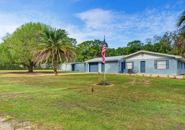 Photo 3 of Single family home for sale at 106 Hart Lake Dr, Interlachen, FL 32148 | MLS# 2162108 | Listing updated on 2026-08-27