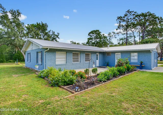 Photo 4 of Single family home for sale at 106 Hart Lake Dr, Interlachen, FL 32148 | MLS# 2162108 | Listing updated on 2026-08-27