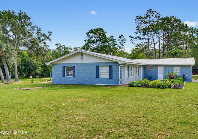Photo 5 of Single family home for sale at 106 Hart Lake Dr, Interlachen, FL 32148 | MLS# 2162108 | Listing updated on 2026-08-27