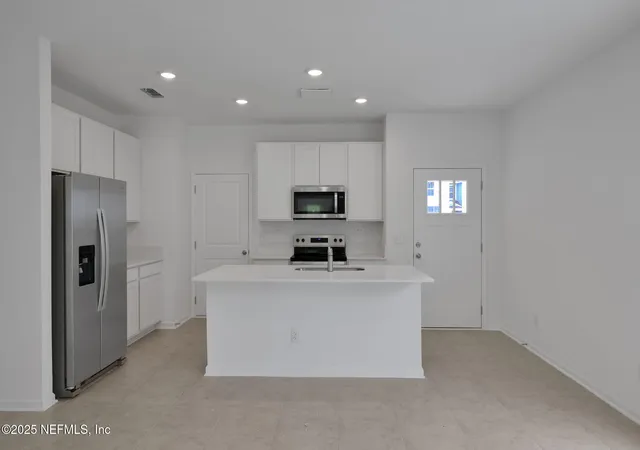 Photo 3 of Townhouse for sale at 3791 Athenian Wy, Middleburg, FL 32068 | MLS# 2162036 | Listing updated on 2026-09-20