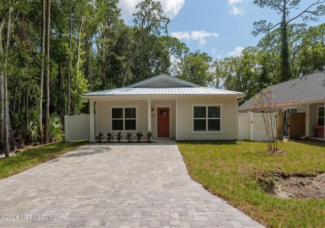 Photo 3 of Single family home for sale at 941 Bruen St, St. Augustine, FL 32084 | MLS# 2162071 | Listing updated on 2026-08-27