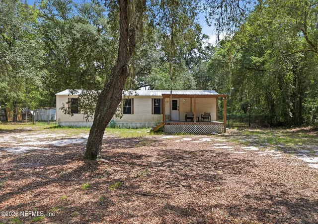 Photo 14 of Manufactured home for sale at 122 Poplar Dr, Interlachen, FL 32148 | MLS# 2162074 | Listing updated on 2026-08-27