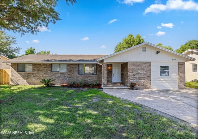 Photo 1 of Single family home for sale at 4250 Huntington Forest Blvd, Jacksonville, FL 32257 | MLS# 2162491 | Listing updated on 2026-09-17