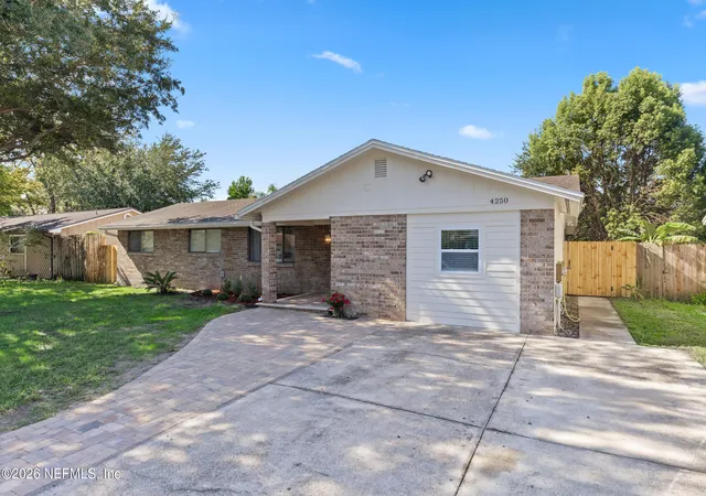 Photo 2 of Single family home for sale at 4250 Huntington Forest Blvd, Jacksonville, FL 32257 | MLS# 2162491 | Listing updated on 2026-09-17