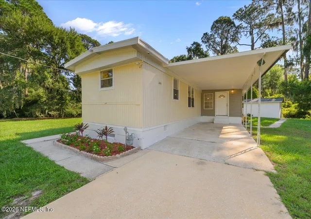 Photo 2 of Manufactured home for sale at 204 Riviera Dr, Crescent City, FL 32112 | MLS# 2162549 | Listing updated on 2026-08-29