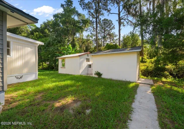 Photo 5 of Manufactured home for sale at 204 Riviera Dr, Crescent City, FL 32112 | MLS# 2162549 | Listing updated on 2026-08-29