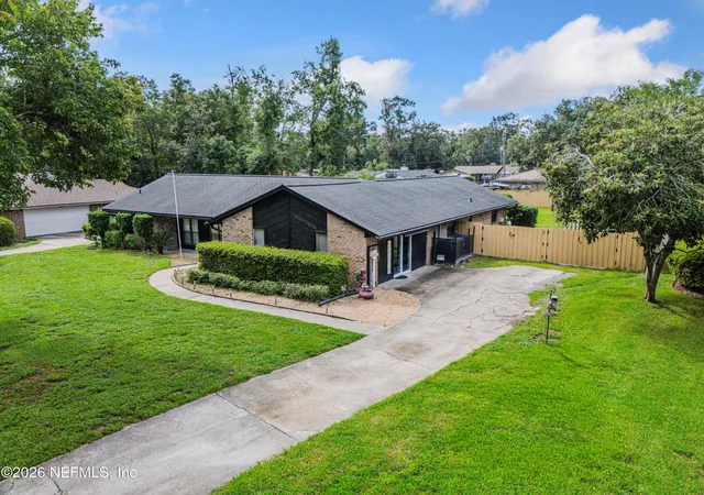 Photo 3 of Single family home for sale at 746 Winfred Pl, Orange Park, FL 32073 | MLS# 2162411 | Listing updated on 2026-09-16
