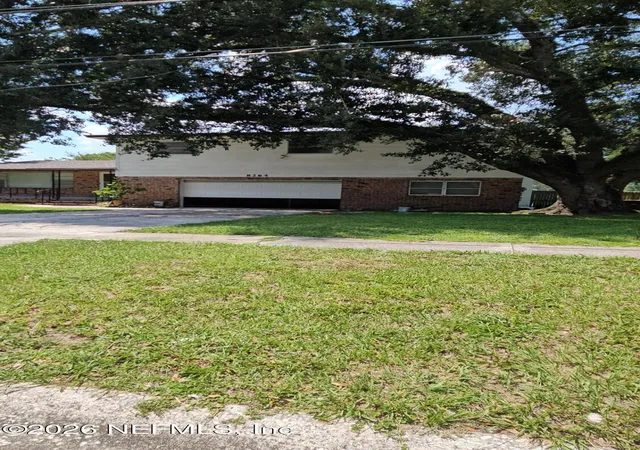 Photo 4 of Single family home for sale at 8264 Caravelle Dr, Jacksonville, FL 32244 | MLS# 2162213 | Listing updated on 2026-09-09