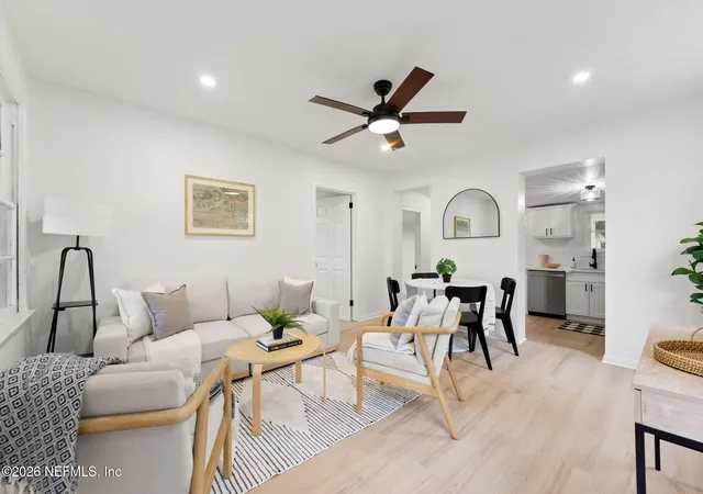 Photo 3 of Single family home for sale at 5604 Cruz Rd, Jacksonville, FL 32207 | MLS# 2162212 | Listing updated on 2026-09-15