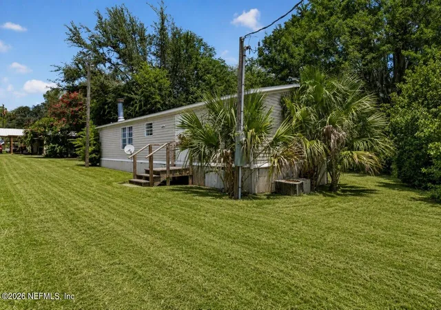 Photo 2 of Manufactured home for sale at 266 Ash St, Hawthorne, FL 32640 | MLS# 2162370 | Listing updated on 2026-08-28