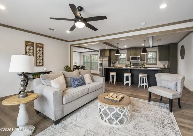 Photo 3 of Sale Pending at 131 Quail Wy, Hawthorne, FL 32640 | MLS# 2162442 | Listing updated on 2026-10-07