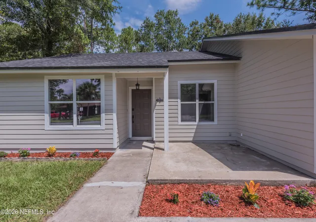 Photo 3 of Sale Pending at 5237 Hoof Print Dr N, Jacksonville, FL 32257 | MLS# 2162364 | Listing updated on 2026-09-04