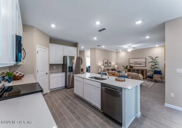 Photo 4 of Single family home for sale at 530 Avalon Woods Ln, Jacksonville, FL 32218 | MLS# 2162384 | Listing updated on 2026-09-18