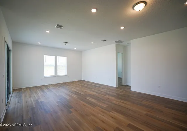 Photo 3 of Single family home for sale at 1 Blue Grotto Pl, Palm Coast, FL 32137 | MLS# 2162416 | Listing updated on 2026-09-19