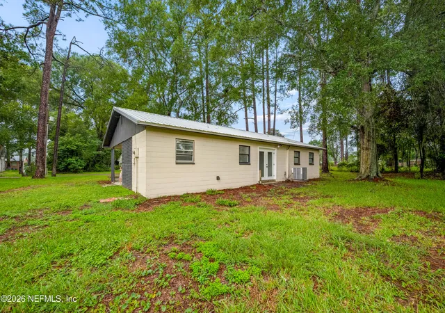 Photo 3 of Sale Pending at 1026 Eastwood Dr, Starke, FL 32091 | MLS# 2162487 | Listing updated on 2026-10-16