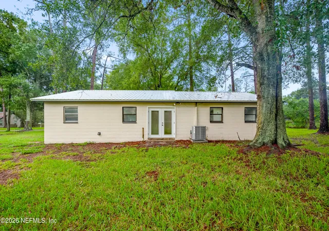 Photo 3 of Sale Pending at 1026 Eastwood Dr, Starke, FL 32091 | MLS# 2162487 | Listing updated on 2026-10-16