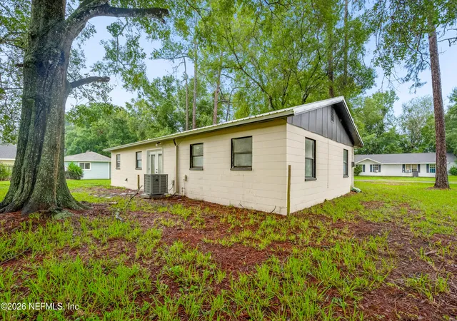 Photo 4 of Sale Pending at 1026 Eastwood Dr, Starke, FL 32091 | MLS# 2162487 | Listing updated on 2026-10-16