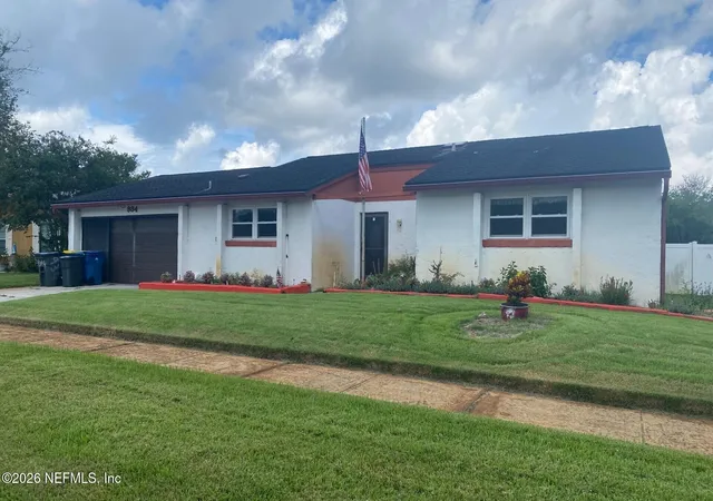Photo 3 of Sale Pending at 934 Schooners Bay Dr, Jacksonville, FL 32233 | MLS# 2162521 | Listing updated on 2026-09-03