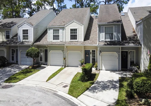 Photo 3 of Townhouse for sale at 3519 Woodwards Cove Ct, Jacksonville, FL 32223 | MLS# 2162538 | Listing updated on 2026-09-18