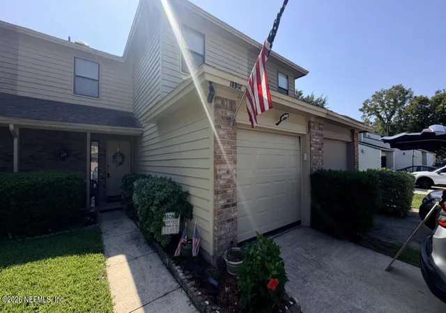 Townhouse for sale at 1135 Romaine Cir W, Jacksonville, FL 32225 | MLS# 2162652
