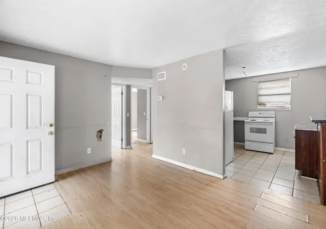 Photo 3 of House for sale at 1547 Morgan St, Jacksonville, FL 32209 | MLS# 2162663 | Listing updated on 2026-08-31