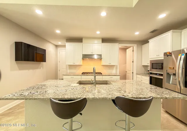 Photo 4 of Townhouse for sale at 11368 Newtonian Blvd, Jacksonville, FL 32256 | MLS# 2162725 | Listing updated on 2026-08-31