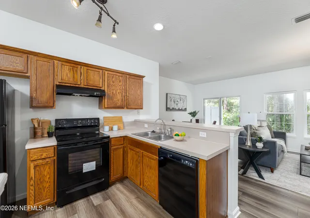 Photo 2 of Townhouse for sale at 1737 Biscayne Bay Cir, Jacksonville, FL 32218 | MLS# 2162766 | Listing updated on 2026-09-14