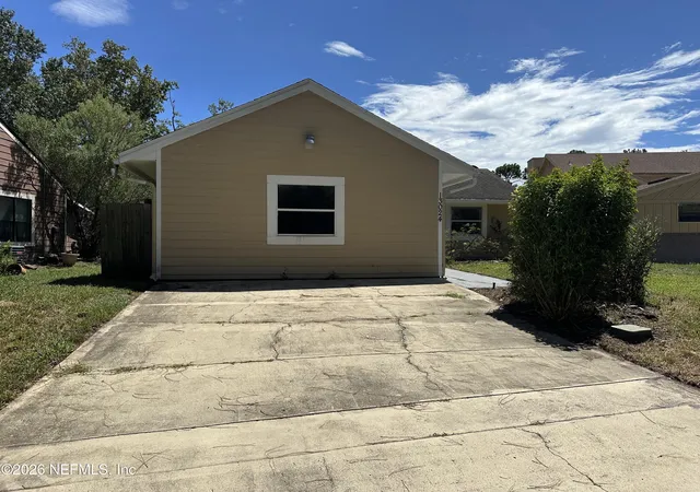 Photo 2 of Single family home for sale at 13024 Bent Pine Ct E, Jacksonville, FL 32246 | MLS# 2162786 | Listing updated on 2026-09-16