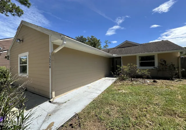 Photo 3 of Single family home for sale at 13024 Bent Pine Ct E, Jacksonville, FL 32246 | MLS# 2162786 | Listing updated on 2026-09-16